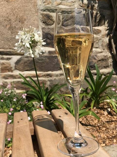 Champagne aperitif for romantic stay in Brittany